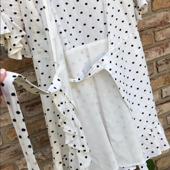 Ivory linen wrap dress with embroidered dots - Picture 5 of 5